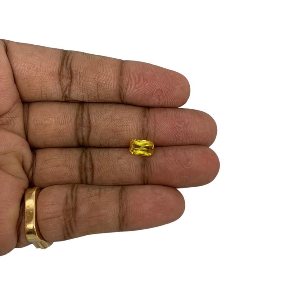 BANGKOK YELLOW SAPPHIRE ct. 3.24