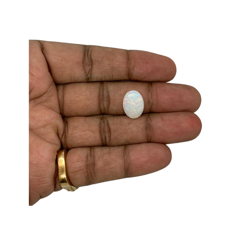 WHITE OPAL - 3.72 ct