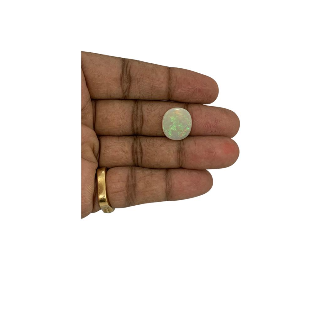 WHITE OPAL - 5.89 ct