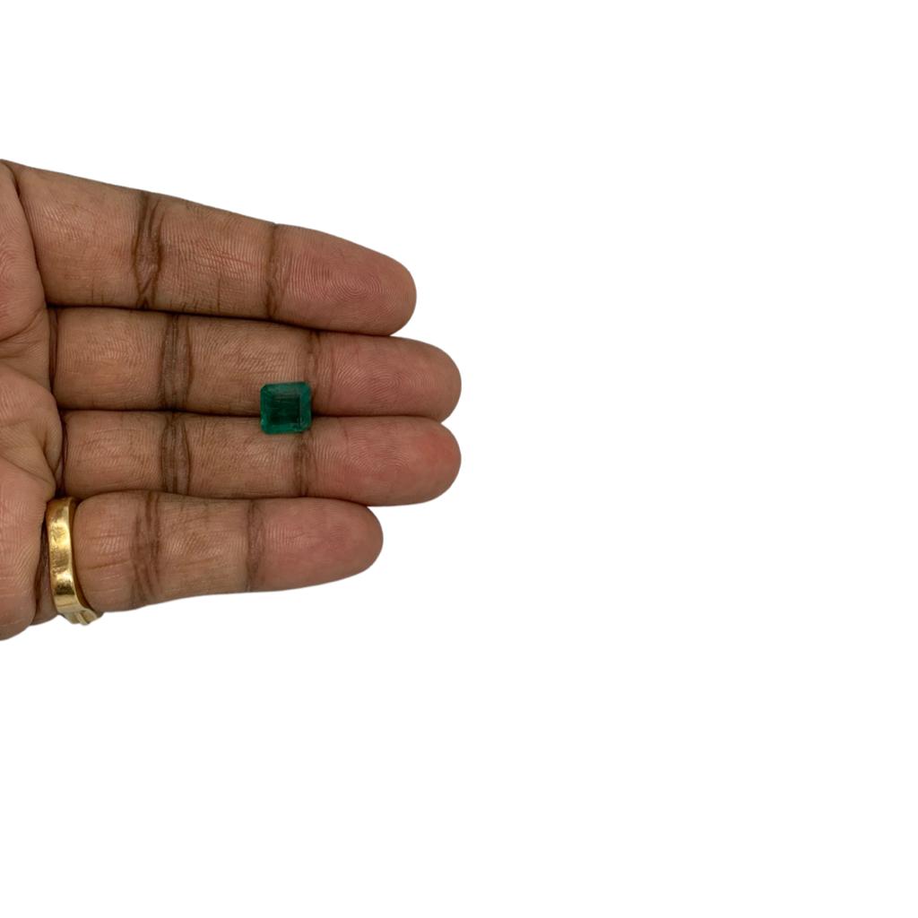 GREEN EMERALD - 3.65 ct