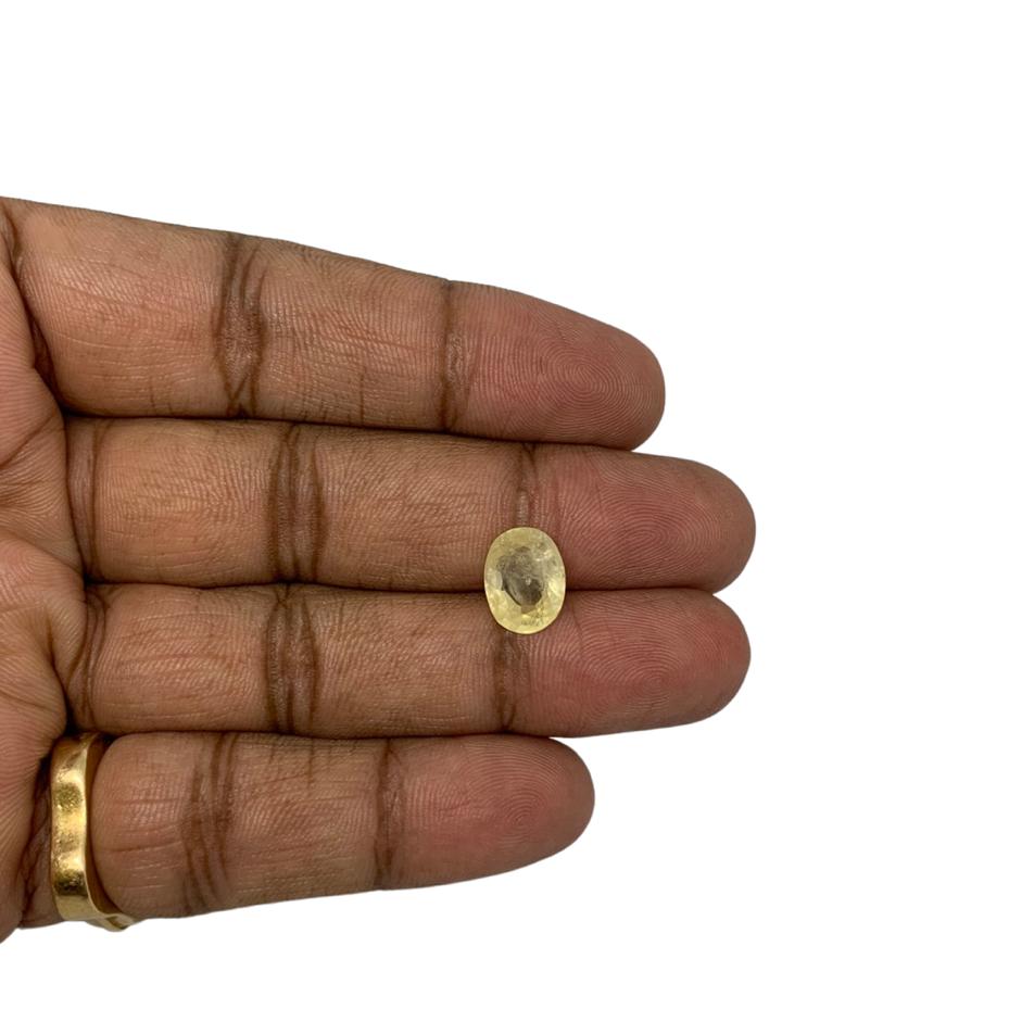 CEYLON YELLOW SAPPHIRE - 4.73 ct