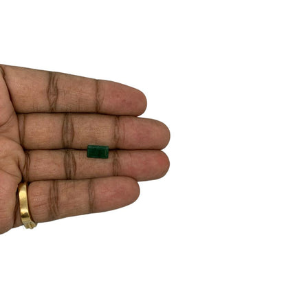 GREEN EMERALD - 2.4 ct